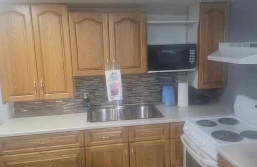 St. Catharines House | Comfortable Lower Level Stay in a Shared Home
