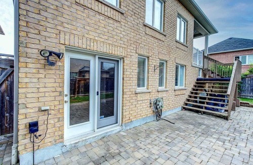 Vaughan House | Comfy new renovated 3 bed 3 bath above ground basement 7min to Canada Wonderland