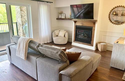 Saint-Sauveur Apartment | Condo de luxe au pied de la montagne