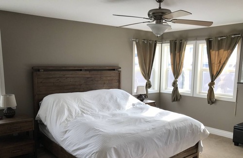 Sicamous House | Condo for Rent w/ Heated Garage in Sicamous, for summer 25 ft boat slip included