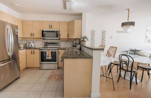 Lower Lonsdale Apartment | Cool & Comfy 3 Bedroom apartment in VANCOUVER - Perfect for your FIFA trip!