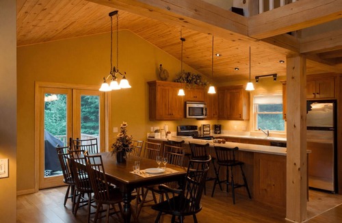 Utterson Cottage | Cottage 22 | Pet-Friendly Muskoka Cottage with Beach Access Sleeps 6