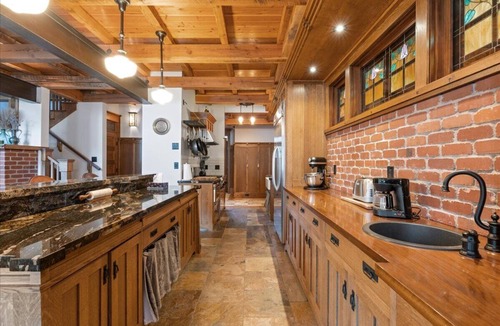 Cultus Lake Cottage | Cottage in Cultus Lake!