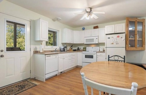 Tobermory Cottage | Cottage in the heart of Tobermory - AC & WIFI