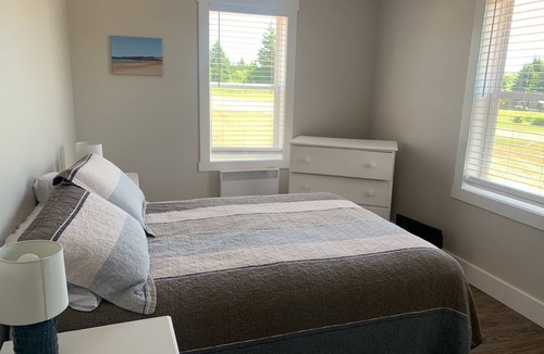 Stanley Bridge Cottage | Cottage overlooking the Trout River - centrally located and close to Cavendish