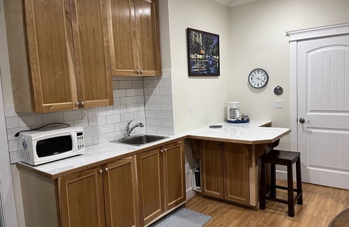 Regional District of Nanaimo Apartment | Country Blue is close to forest trails and beach