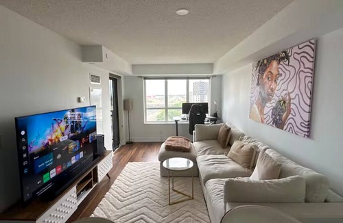 Islington - City Centre West Condo | Cozy 1 BDR + den condo in Toronto | 10 mins to Pearson & 20 mins to Downtown