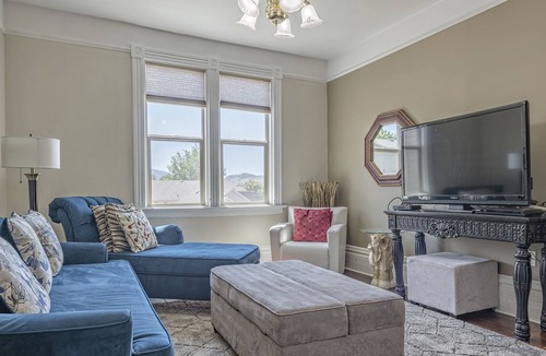 Vernon Apartment | Cozy 1 bed/1 bath suite is on the 2nd level in the Historical Carew House