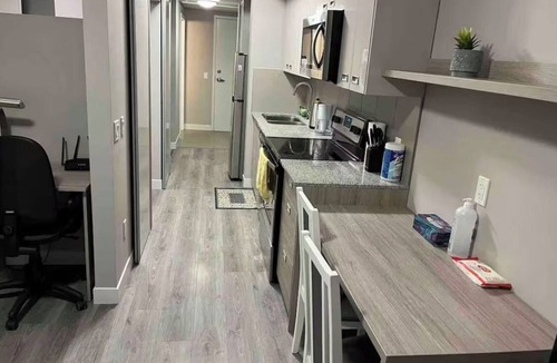 Waterloo Apartment | Cozy 1-bedroom apartment with AC in excellent Waterloo location
