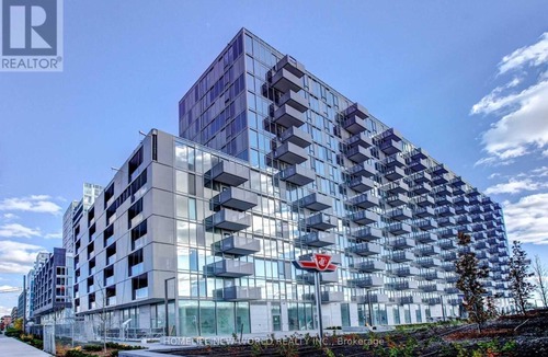 Clanton Park Condo | Cozy 1-bedroom plus den condo near Yorkdale mall with fitness room in Toronto