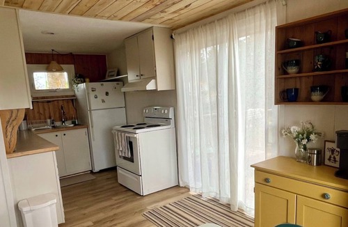 Mill River East Cottage | Cozy 2-bedroom cottage in lovely Mill River East with WiFi, AC