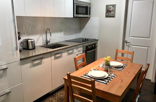 Vancouver Apartment | Cozy 2 Bedrooms Condo in UBC