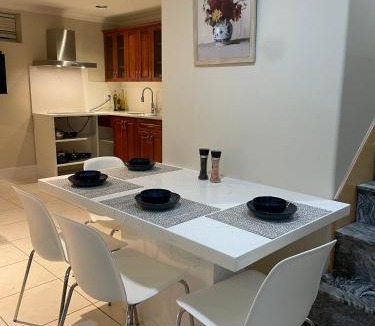 Fraserview House | Cozy 2 Bedrooms in Basement