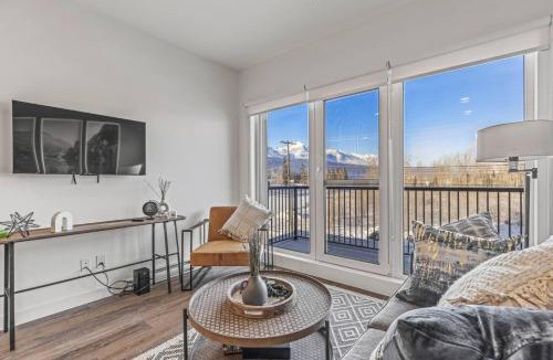 Golden Apartment | Cozy 2BR apartment in Golden near DT