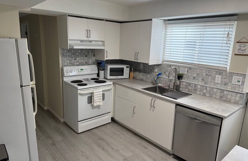 Riley Park Apartment | Cozy 2BR Basement Suite - MAJOR INTERNATIONAL SPORTING EVENT Ready & Easy Access