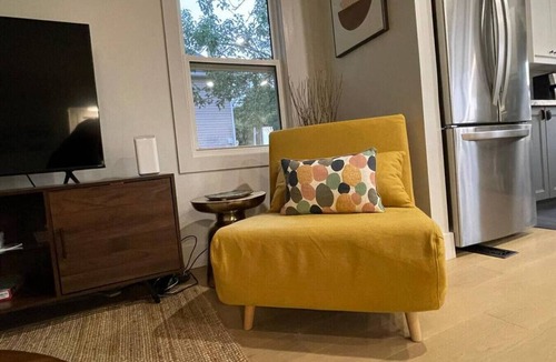 North Port Cottage | Cozy 2BR Cottage, 4min to Bay of Quinte