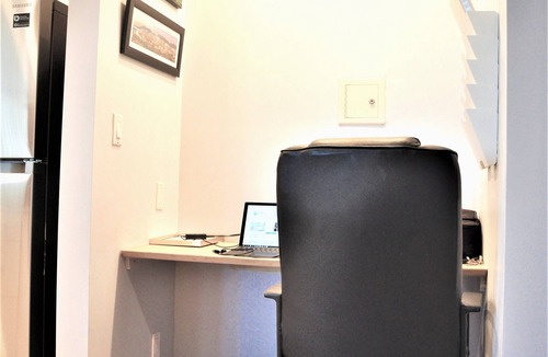 Richmond City Centre Apartment | Cozy 2BR in downtown Richmond/Free PKG/Cozy two bedrooms across Richmond Centre