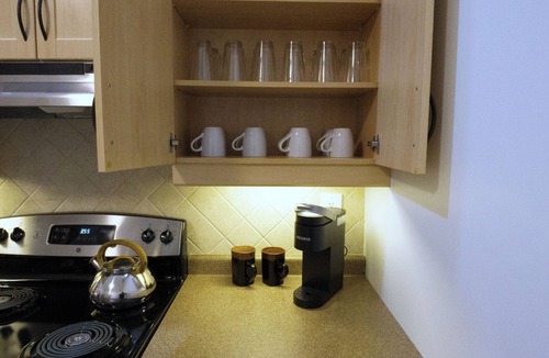 South London House | Cozy 2BR in Wortley Village + 2-car Parking + WiFi