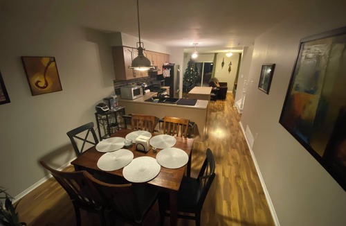 Georgina House | Cozy 4-Bedroom Townhouse, Steps to Lake Simcoe and shops, short drive to beach.