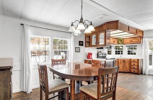 Lake St. Peter Cottage | Cozy Algonquin-Area Cottage | ATV Trails, Lake Access, Fenced & Pet Friendly