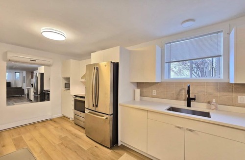 Mirabel Apartment | Cozy and Bright 1 Bedroom Suite | Parking | Washer & Dryer | 1500mbps WiFi