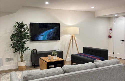 Milton Apartment | Cozy Basement Apartment in Milton. 1 Hour drive from Niagara falls and Toronto!