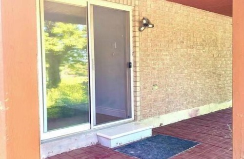 Barrie House | Cozy Basement Apt two bedrooms sleep 4 You can enjoy TEA & COFFEE with no charge