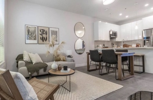 Abbotsford Condo | Cozy brand new 1 bedroom Condo , close to Hospital , UFV & downtown Abbotsford.