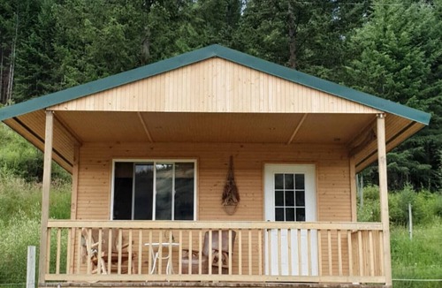 Rock Creek Cabin | Cozy Cabin in Kettle Valley