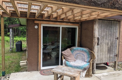 Castlegar Cabin | Cozy Cabin in the Woods