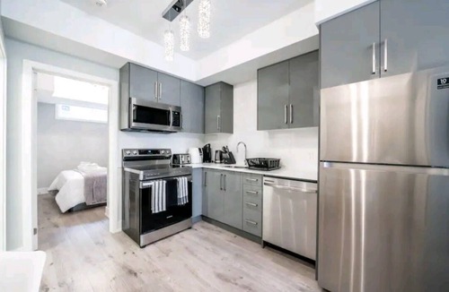 Niagara Falls House | Cozy condo sleeps 4
