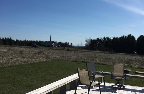 Sea View Cottage | Cozy Cottage Close to Fantastic Beach!