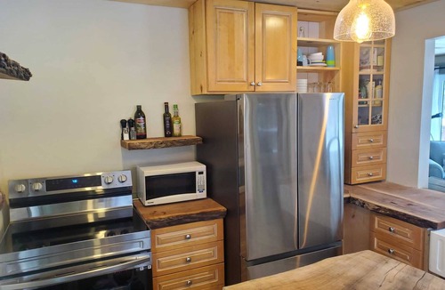 Westmeath Cottage | Cozy cottage on a private beach.