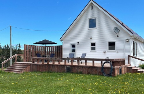 Anne's Land House | Cozy Cottage style home in Beautiful Hope River PEI, 10 min to the North Shore