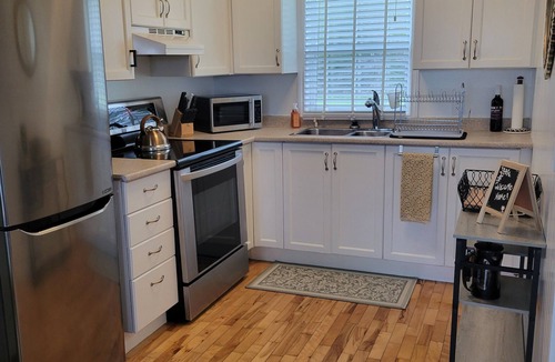 Brackley Beach Cottage | Cozy Cottage with the Big Deck!