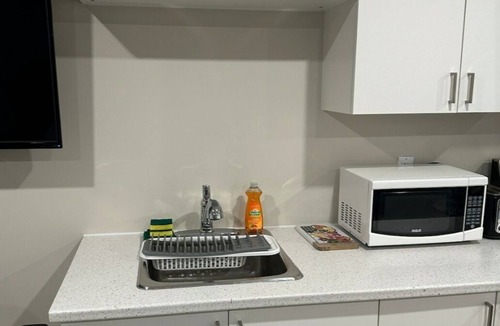 Mount Pleasant House | Cozy Elegant 1 Bedroom Premium Suite Entire Place WiFi, AC in peaceful Brampton