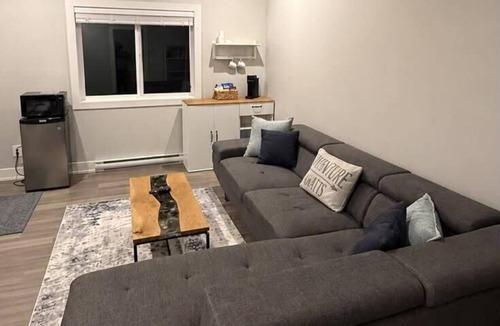 Langford Apartment | Cozy Garden Suite W/Hot Tub & Perfectly Located!