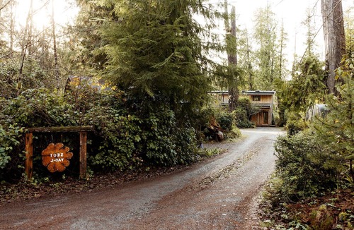 Tofino House | Cozy home in Tofino w/hottub