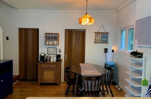 Lyndhurst Cottage | Cozy Lakefront Cottage on Quiet Family Friendly Lake!