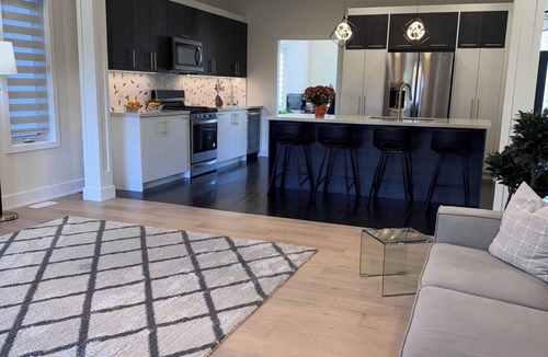 Georgina House | Cozy Lakefront House Retreat For Families&Friends