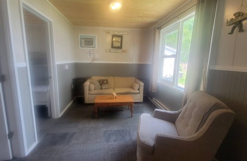 Tweed Resort | Cozy Lakeside Cottages, Boat, Kayak&SUP Rentals, and Pet-Friendly Accommodations