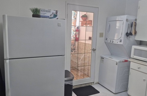Terrace Bed & Breakfast | Cozy & Neat 1BR Suite– 5min Walk to Ksyen Reg Hosp | Ideal for Nurses & Visitors