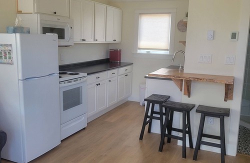 York Cottage | Cozy North Shore two bedroom cottage
