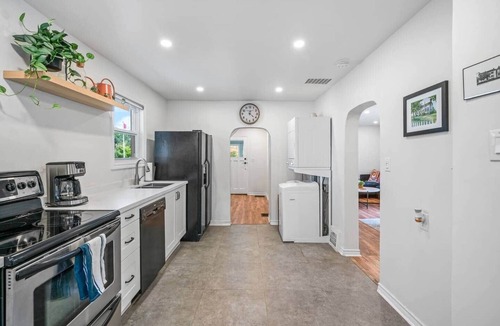 Queenston House | Cozy & Peaceful Cottage in Historic Queenston, NOTL-Wine Country Retreat