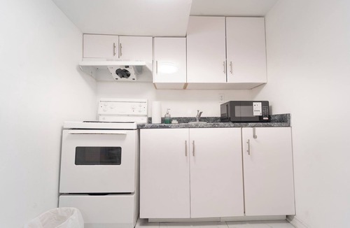 Bendale Apartment | Cozy Private 2 bedroom apartment, free Wifi, free parking in heart of Toronto