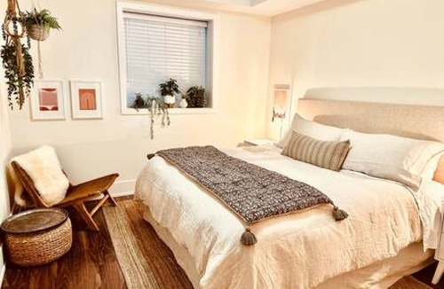 Vancouver House | Cozy Private Suite, Minutes to Grouse Mountain