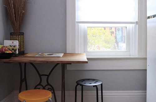 Kirkendall North Bed & Breakfast | Cozy Private Suite in the heart of Downtown Hamilton