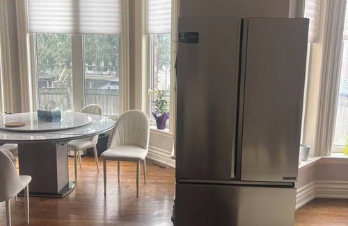 North York House | Cozy Room 202 | Private Bathroom | Free Parking | Easy Transit