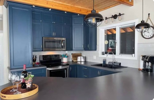 Okanagan-Similkameen Cabin | Cozy ski retreat at Apex Mountain Resort