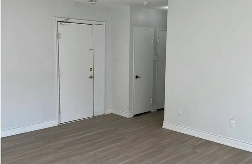 East York Apartment | Cozy Studio Retreat in Leaside